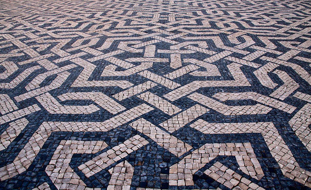OS MATEMÁTICOS ACHARAM TODAS AS SIMETRIAS